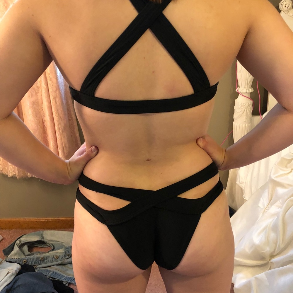 Cross cross French bikini